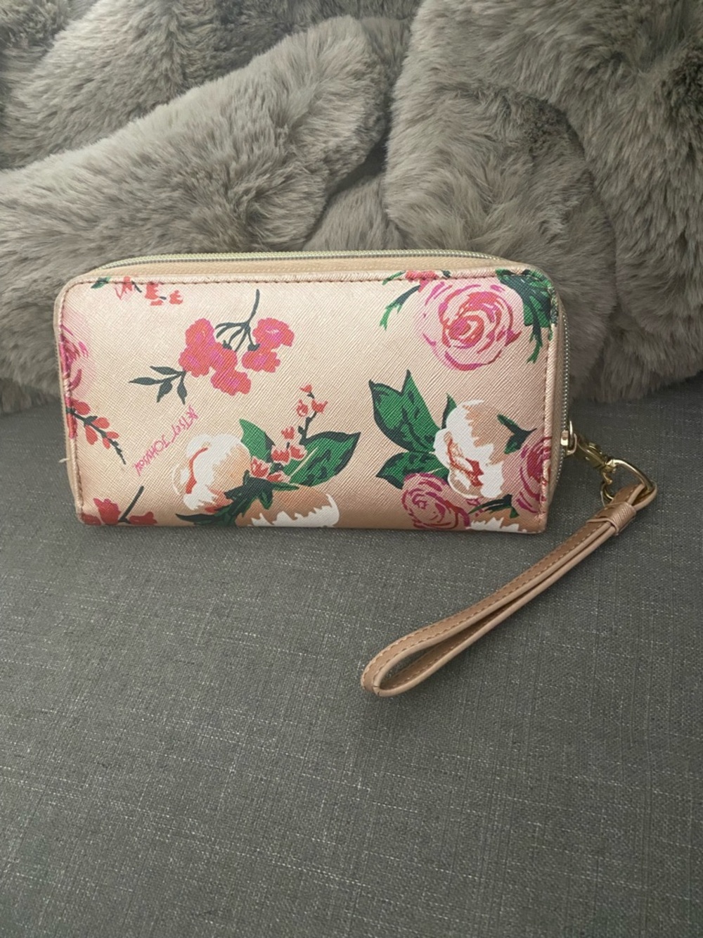 Betsey Johnson Pink Floral Wristlet Clutch with Gold Accent - Picture 4 of 6